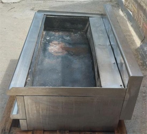 Καρβουνιέρα Ανοξείδωτη Επιτραπέζια Βαρέως Τύπου 109x71x35Cm SERGAS Μεταχειρισμένη